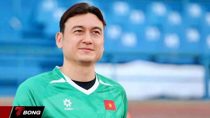 Lời khen của Văn Lâm sau màn ra mắt bùng nổ